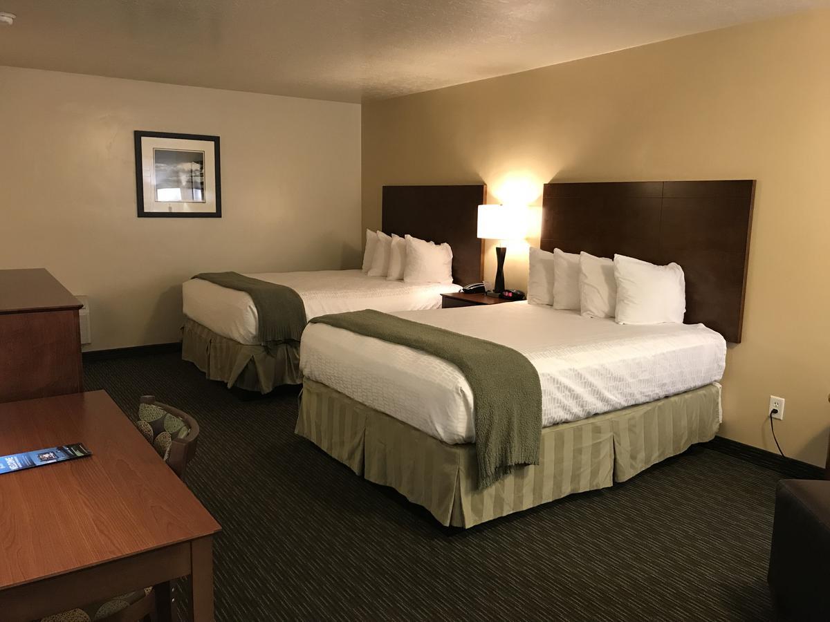 ורנל Dinosaur Inn & Suites מראה חיצוני תמונה