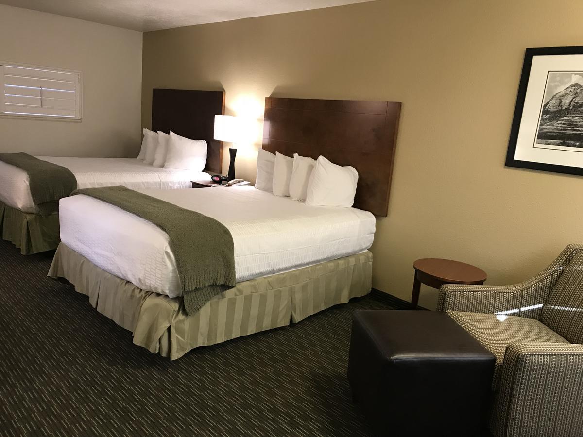 ורנל Dinosaur Inn & Suites מראה חיצוני תמונה