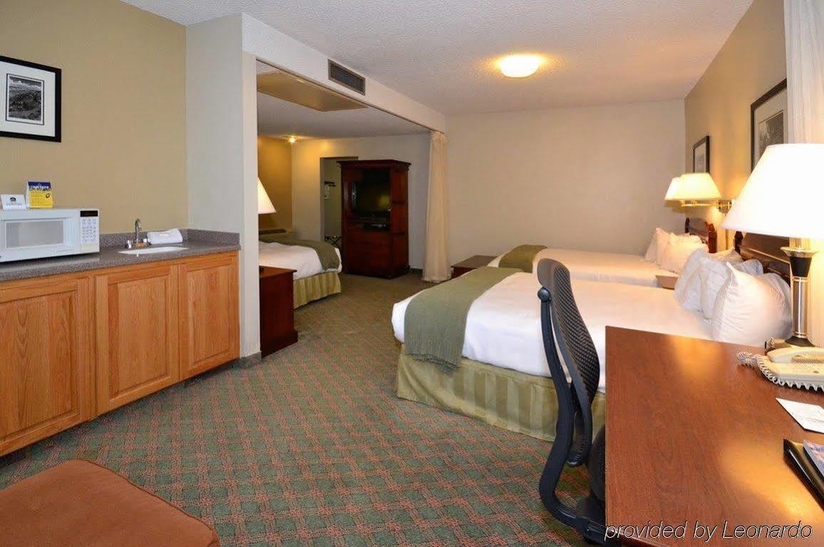 ורנל Dinosaur Inn & Suites מראה חיצוני תמונה