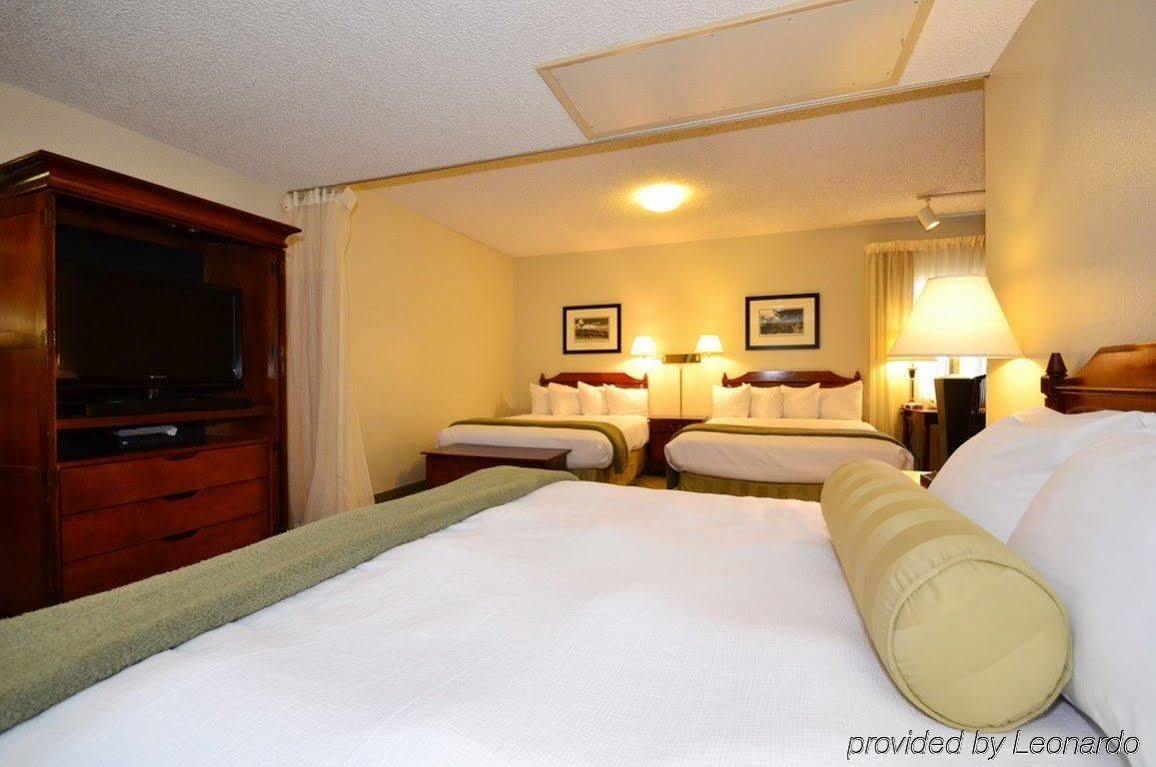 ורנל Dinosaur Inn & Suites מראה חיצוני תמונה
